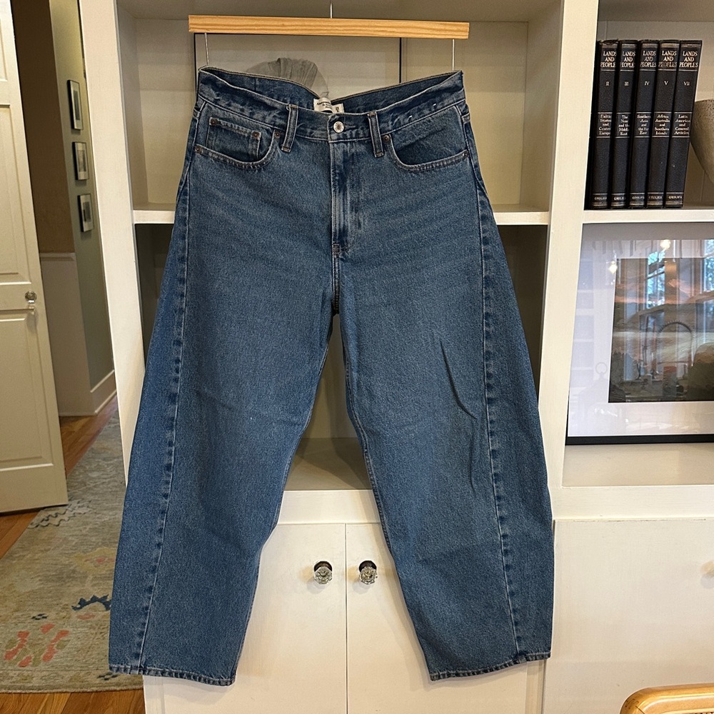 Abercrombie & Fitch Classic Denim Relaxed Jeans